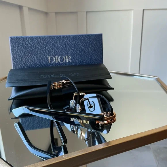Dior Men's Black Sunglasses with Gold Hardware - Picture 3 of 10